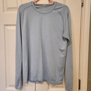 LULULEMON Men's Light Blue Long Sleeve Workout Shirt Size M